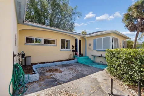 2120 Coronada Way S St Petersburg FL 33712