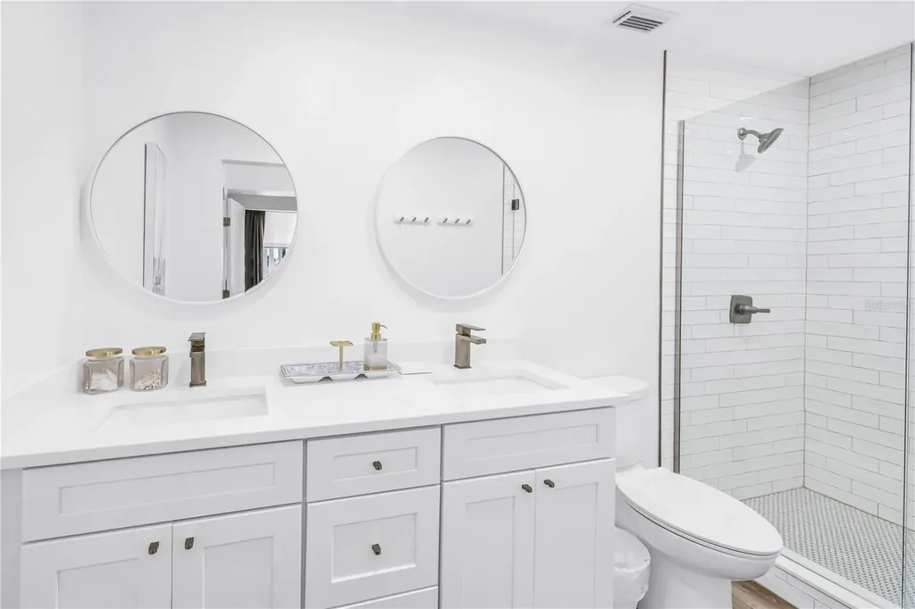 6100 Bahia Del Mar Circle St Petersburg FL 33715