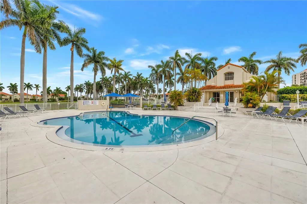 6100 Bahia Del Mar Circle St Petersburg FL 33715