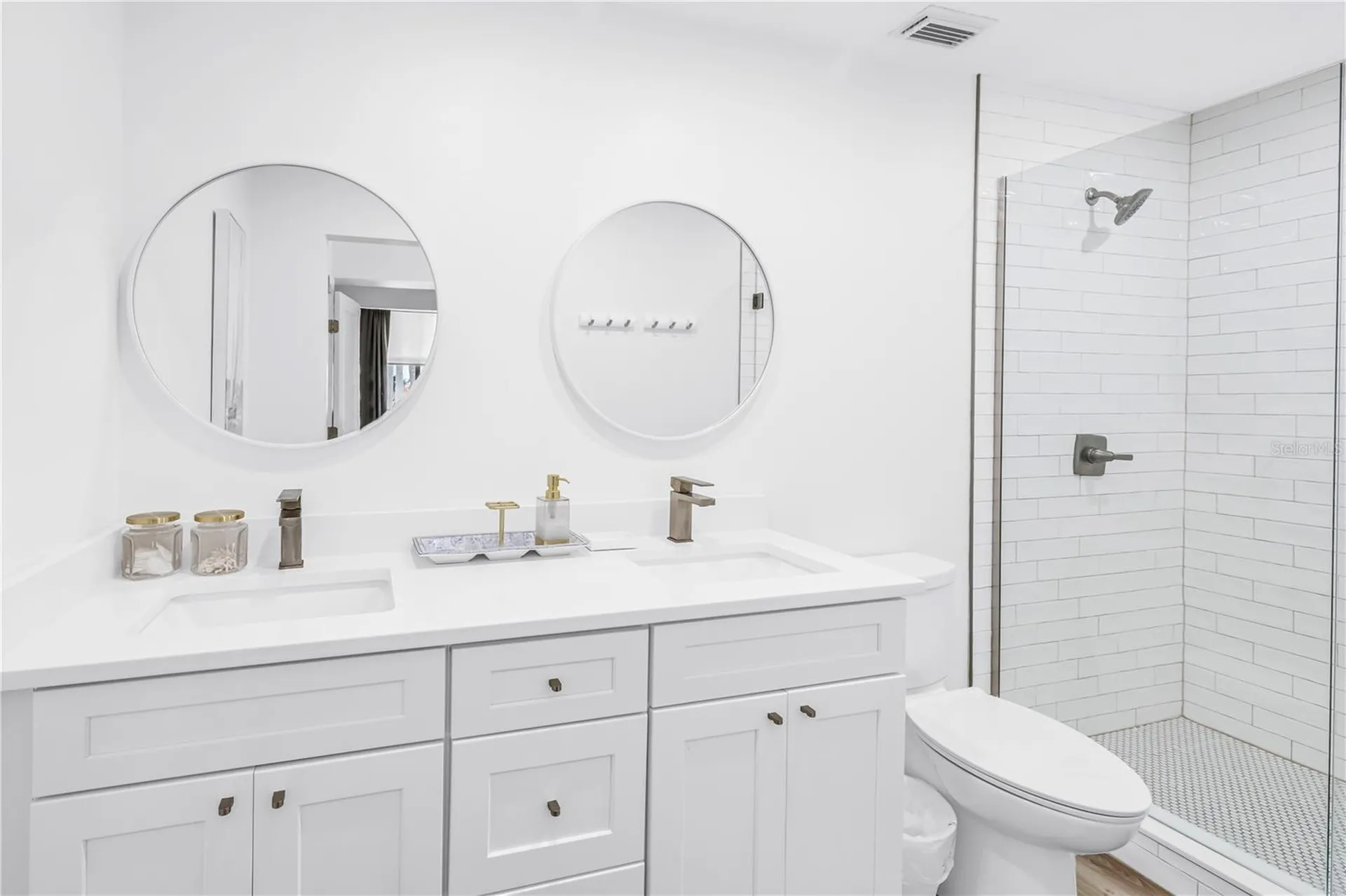 6100 Bahia Del Mar Circle St Petersburg FL 33715