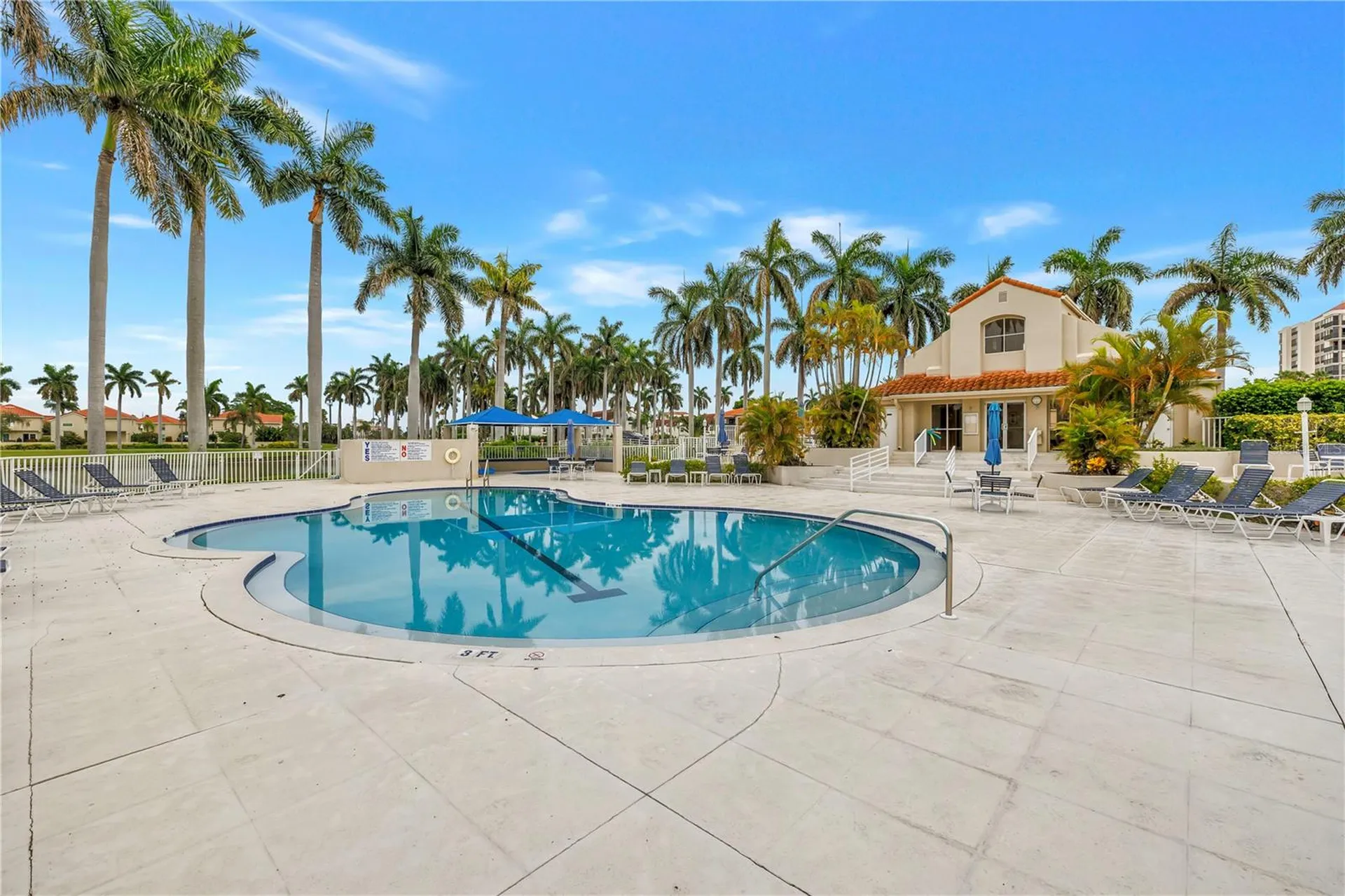 6100 Bahia Del Mar Circle St Petersburg FL 33715