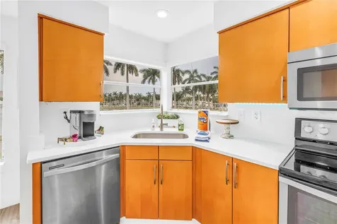 6100 Bahia Del Mar Circle St Petersburg FL 33715