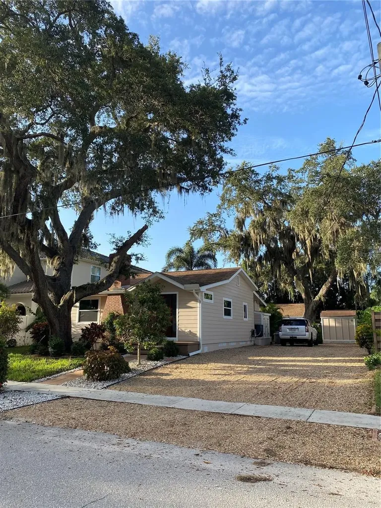 1832 Worrington Street Sarasota FL 34231