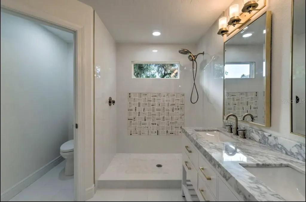 1832 Worrington Street Sarasota FL 34231