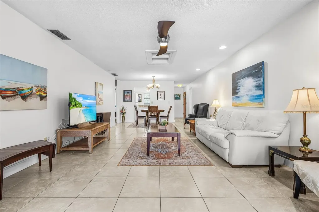 4504 SE 6th Place Cape Coral FL 33904