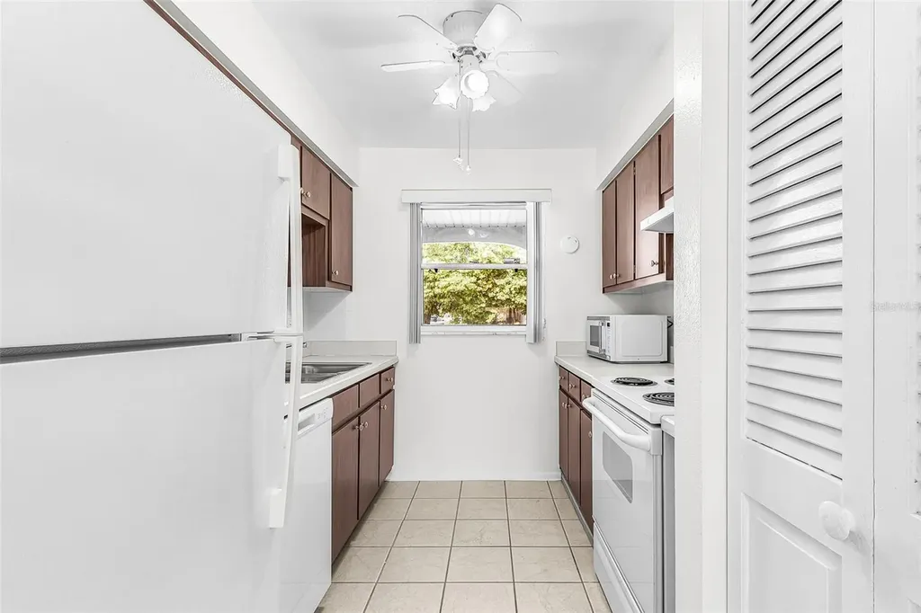 4504 SE 6th Place Cape Coral FL 33904