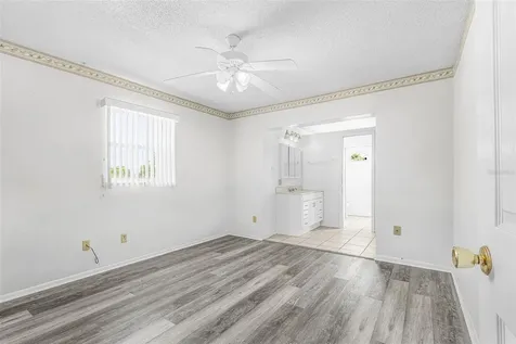 4504 SE 6th Place Cape Coral FL 33904