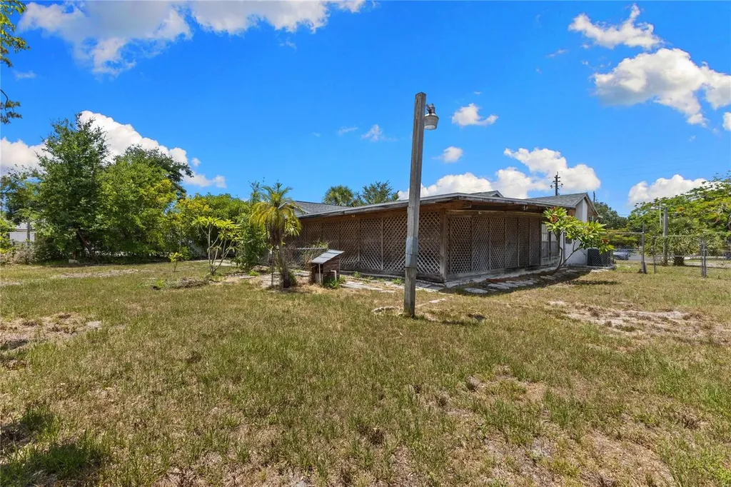 2025 17th Avenue W Bradenton FL 34205