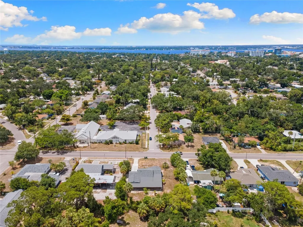 2025 17th Avenue W Bradenton FL 34205