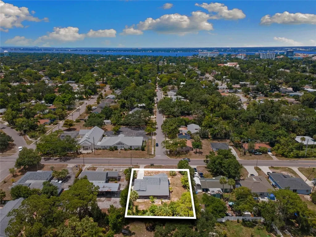 2025 17th Avenue W Bradenton FL 34205