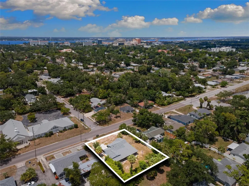 2025 17th Avenue W Bradenton FL 34205