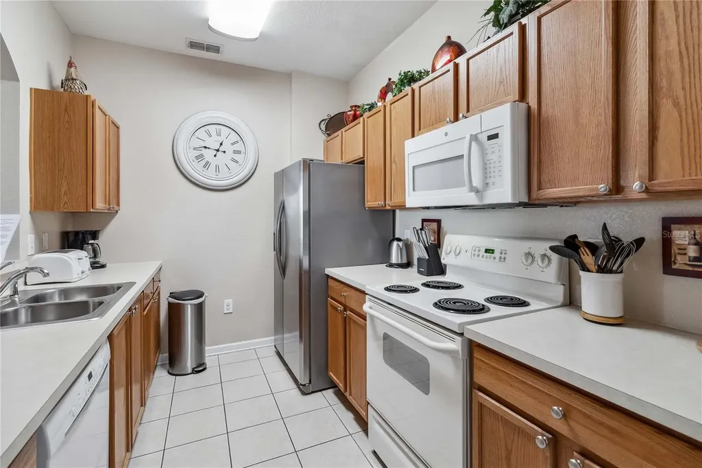 2821 E Almaton Loop Kissimmee FL 34747