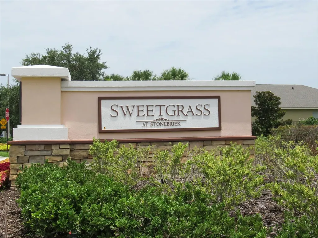 2822 Maple Brook Loop Lutz FL 33558