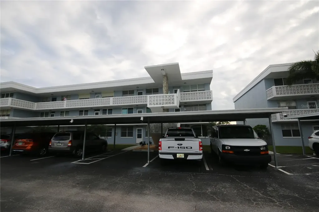 4880 Locust Street NE St Petersburg FL 33703