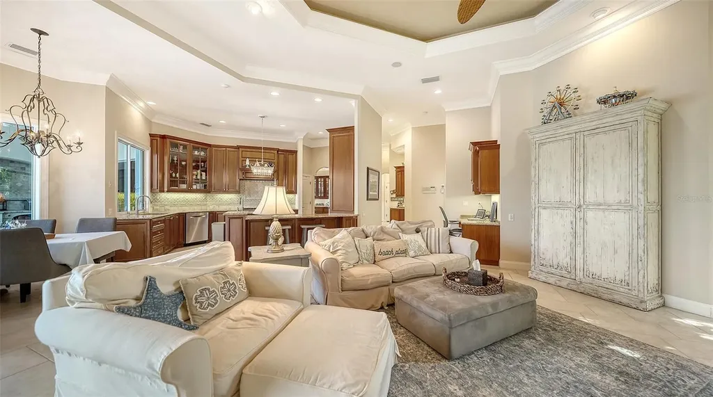 8960 Rocky Lake Court Sarasota FL 34238