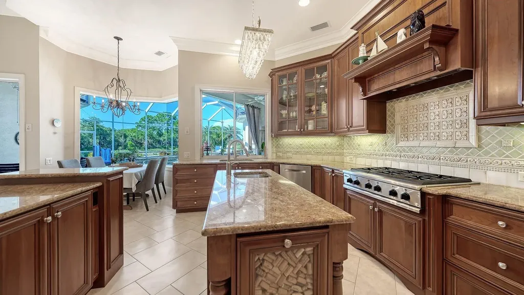 8960 Rocky Lake Court Sarasota FL 34238