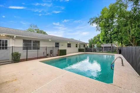 912 NE 17th Court Ocala FL 34470