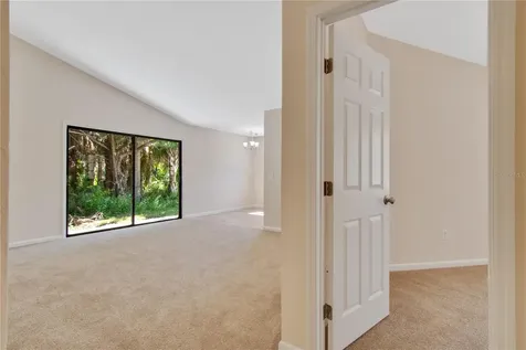 100 Coral Reef Court N Palm Coast FL 32137