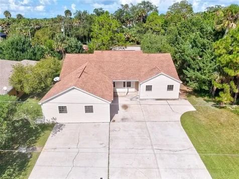 100 Coral Reef Court N Palm Coast FL 32137