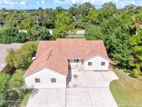 100 Coral Reef Court N Palm Coast FL 32137
