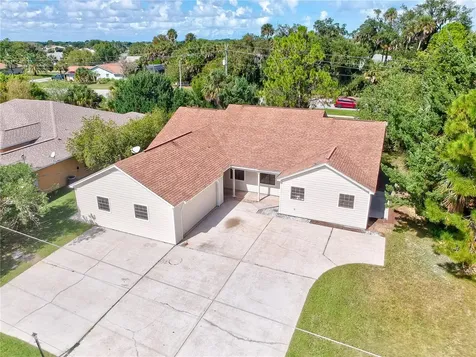 100 Coral Reef Court N Palm Coast FL 32137
