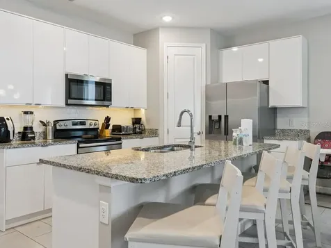 7989 Formosa Valley Place Kissimmee FL 34747