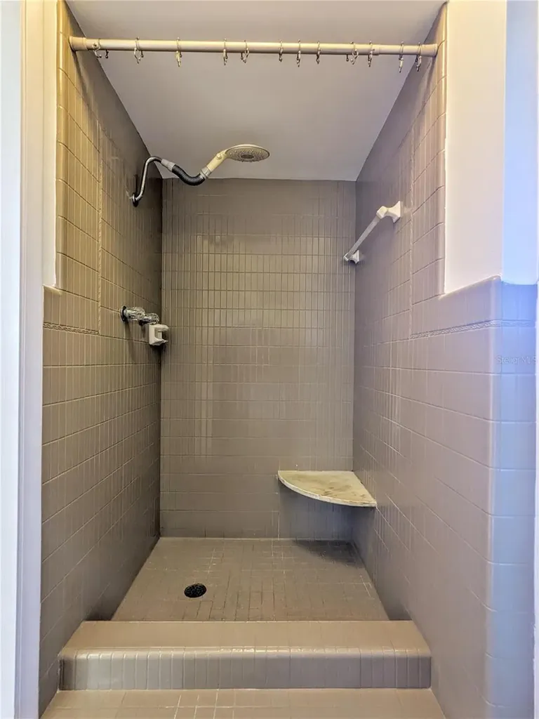 5456 Azure Way Sarasota FL 34242