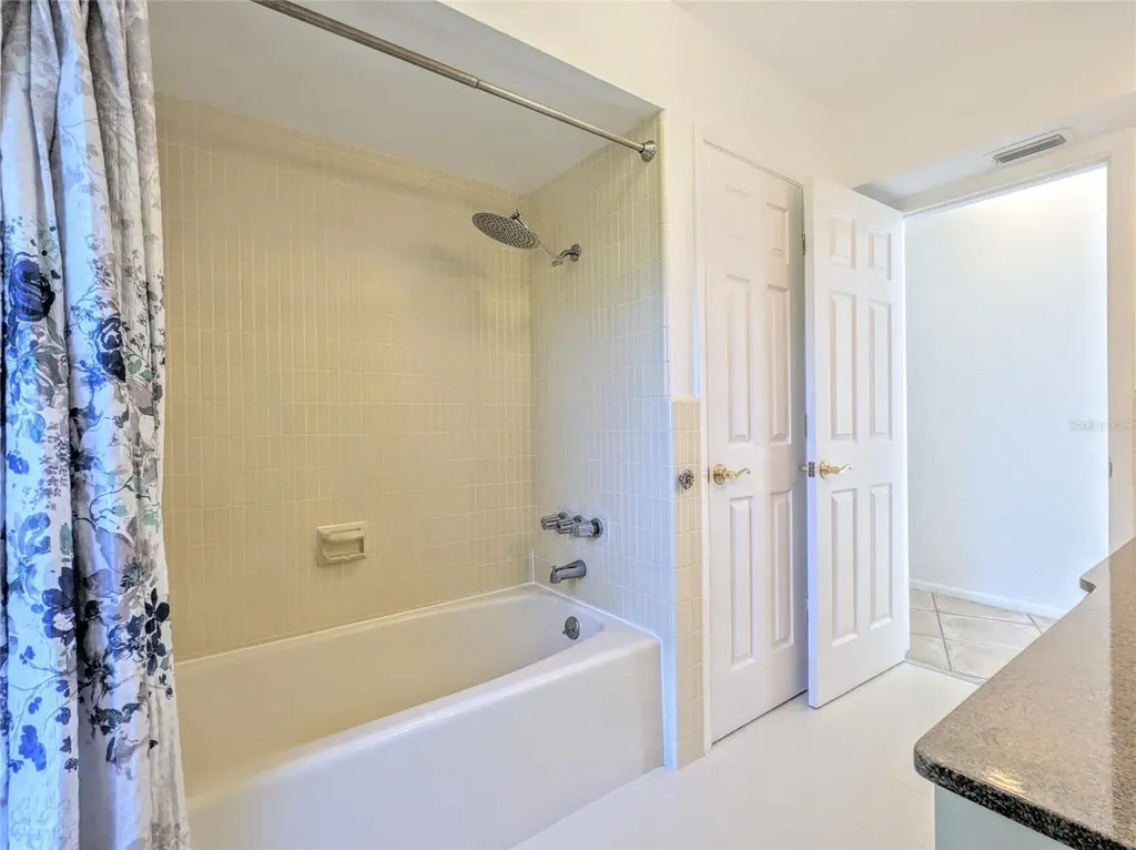 5456 Azure Way Sarasota FL 34242