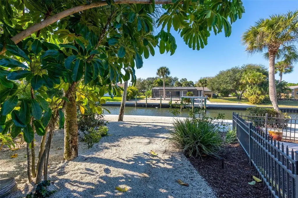 5456 Azure Way Sarasota FL 34242