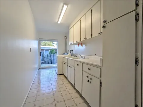 5456 Azure Way Sarasota FL 34242