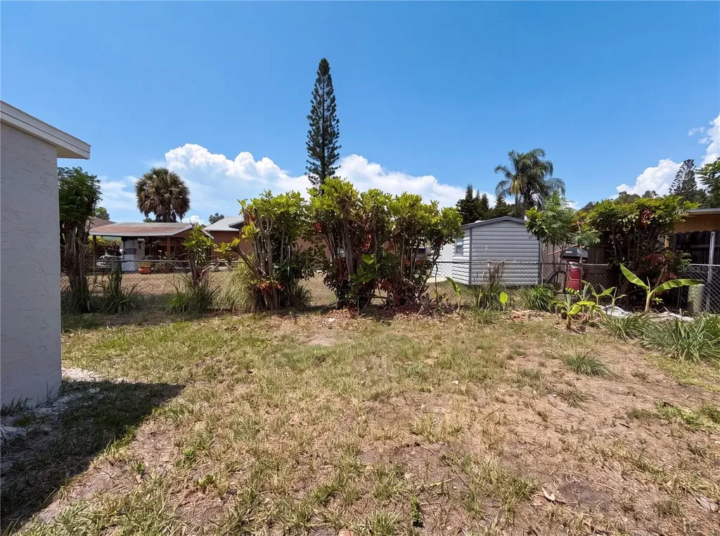 607 33rd Avenue Drive E Bradenton FL 34208