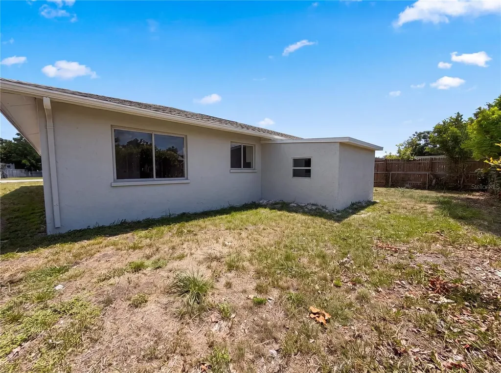 607 33rd Avenue Drive E Bradenton FL 34208