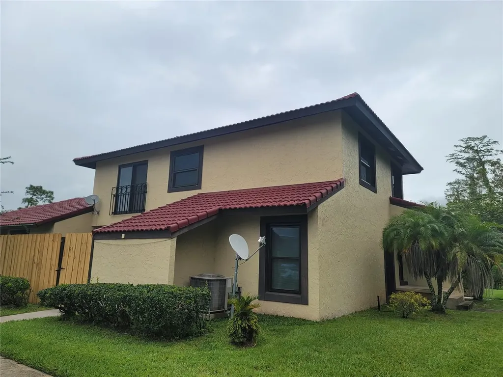 456 Hunter Circle Kissimmee FL 34758