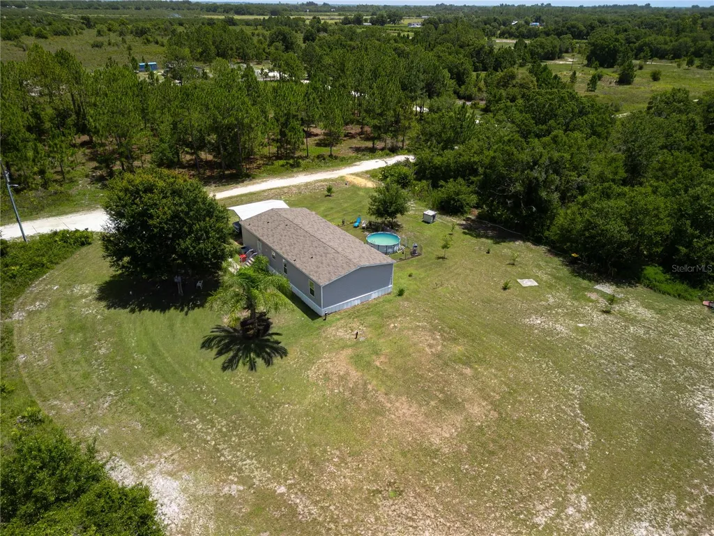 1833 E Sunnyside Drive Lorida FL 33857