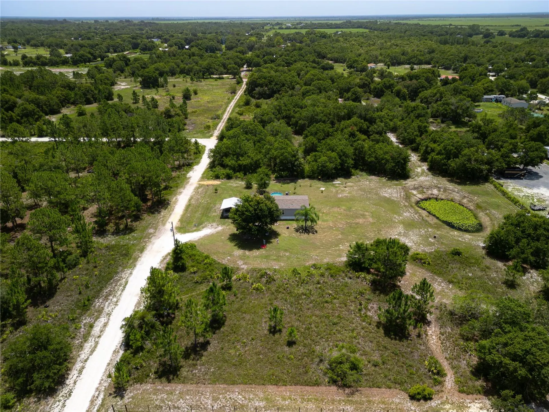 1833 E Sunnyside Drive Lorida FL 33857