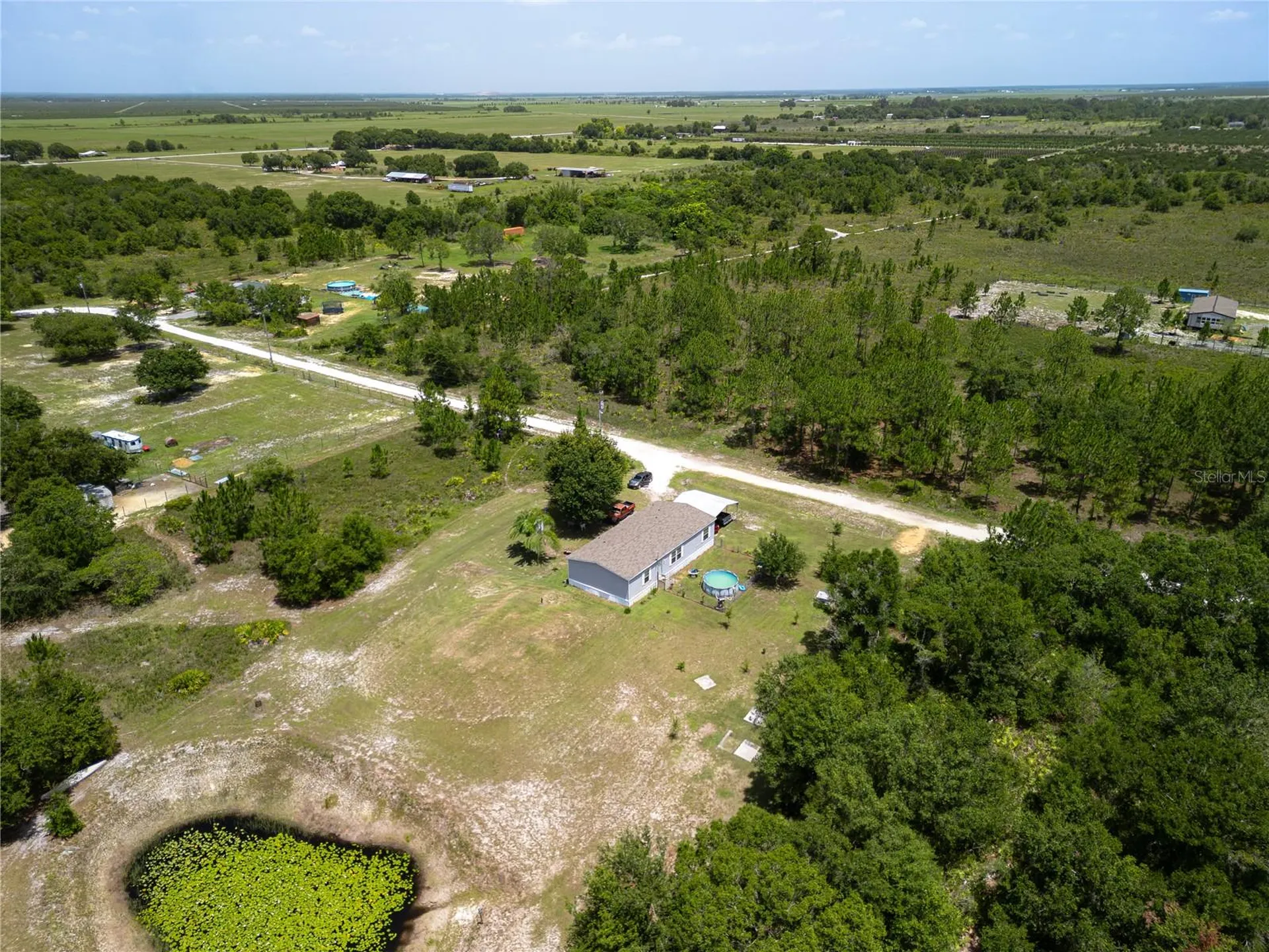 1833 E Sunnyside Drive Lorida FL 33857