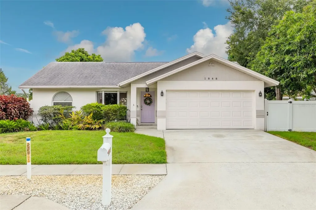 1848 77th Avenue N St Petersburg FL 33702