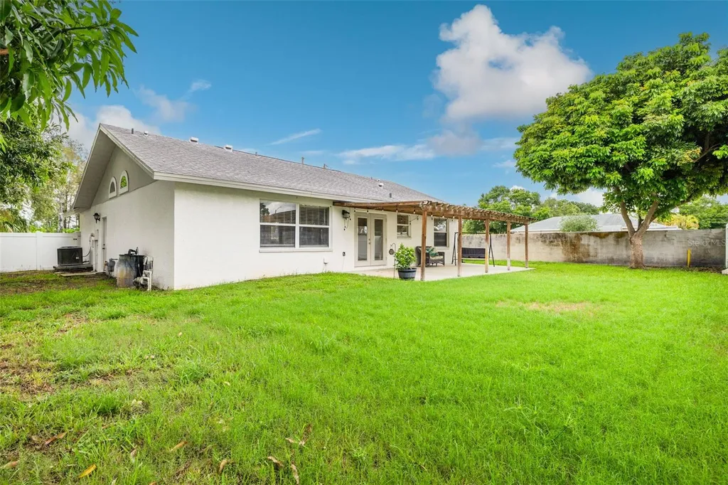 1848 77th Avenue N St Petersburg FL 33702