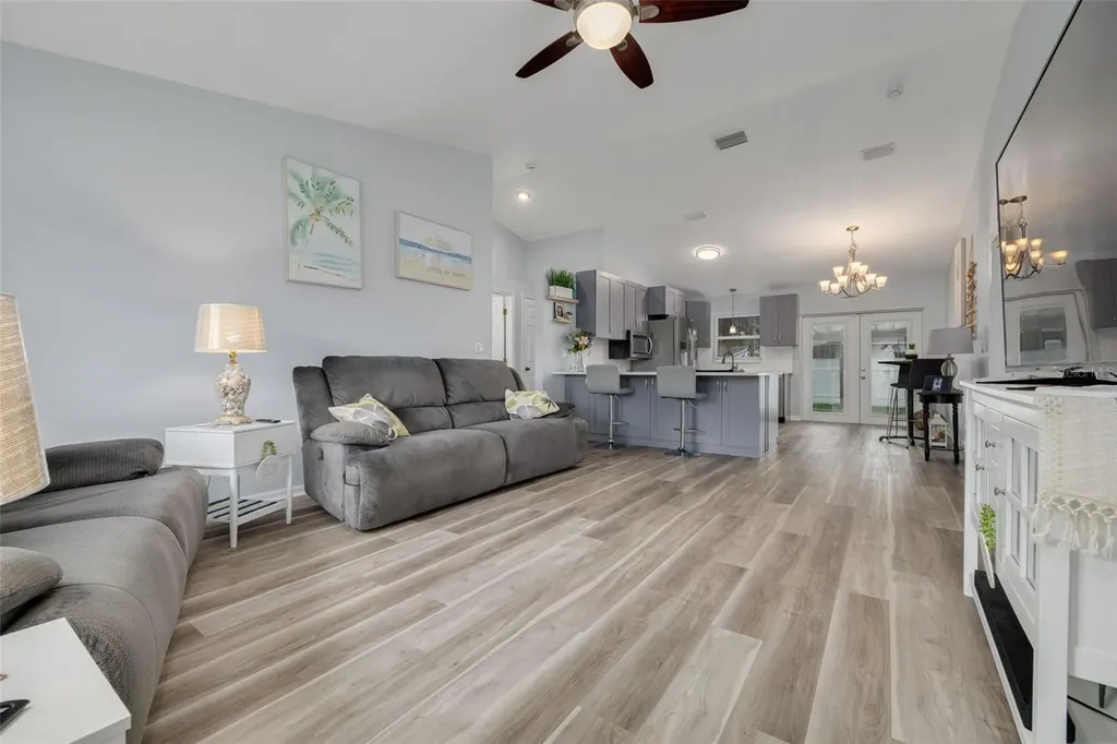 1848 77th Avenue N St Petersburg FL 33702