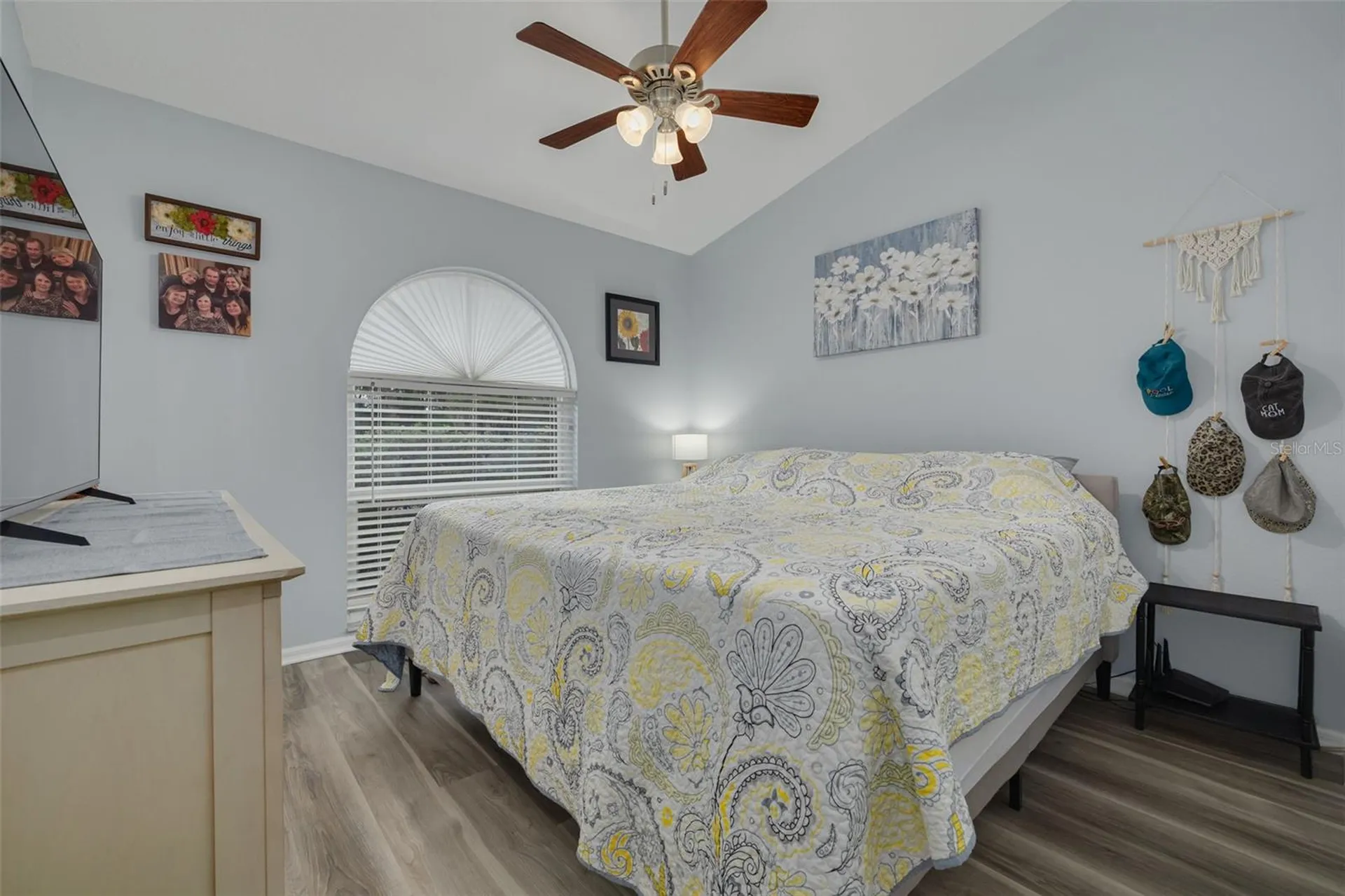 1848 77th Avenue N St Petersburg FL 33702