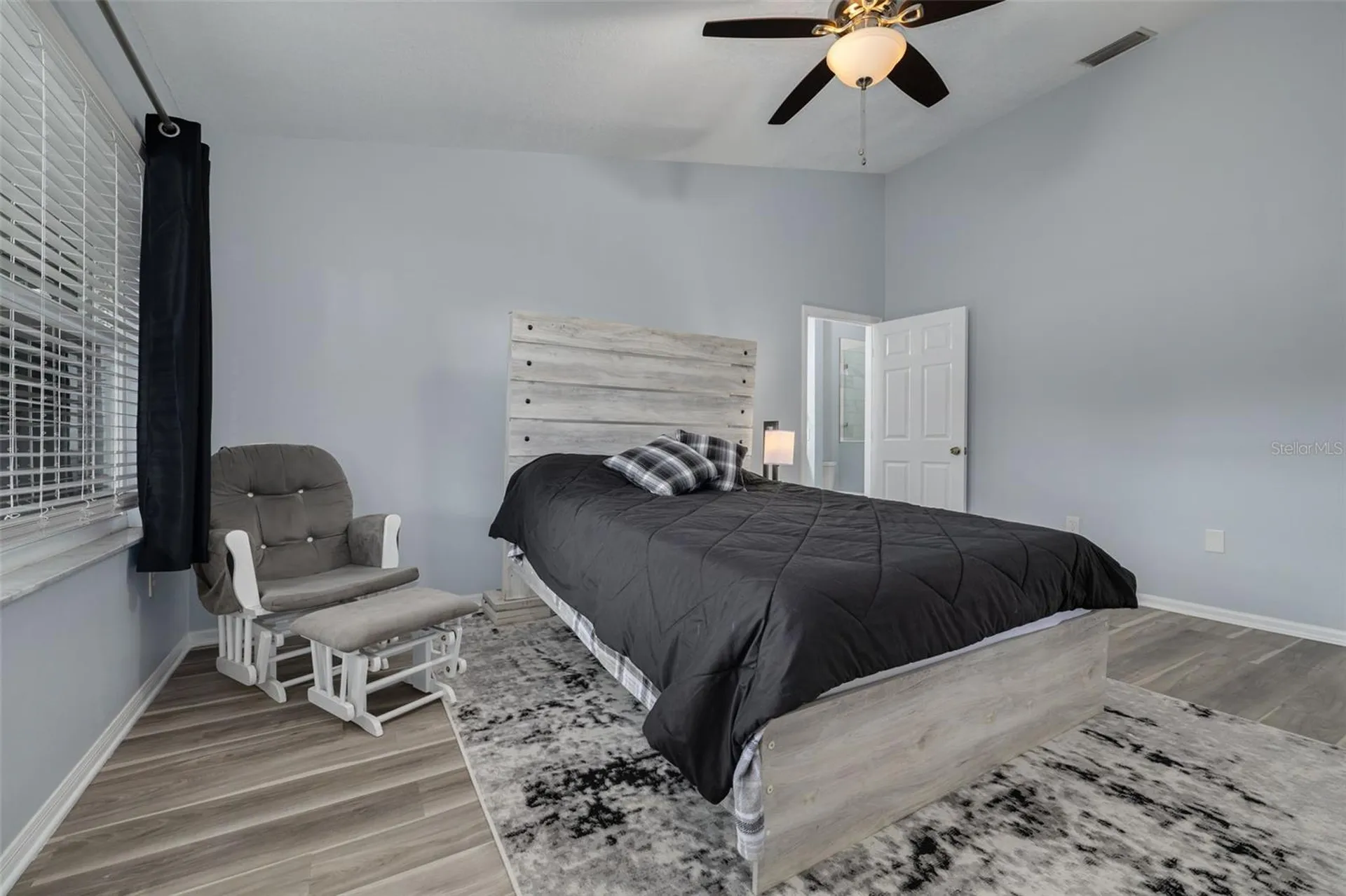 1848 77th Avenue N St Petersburg FL 33702