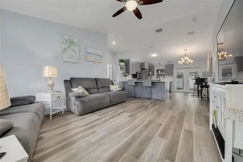 1848 77th Avenue N St Petersburg FL 33702