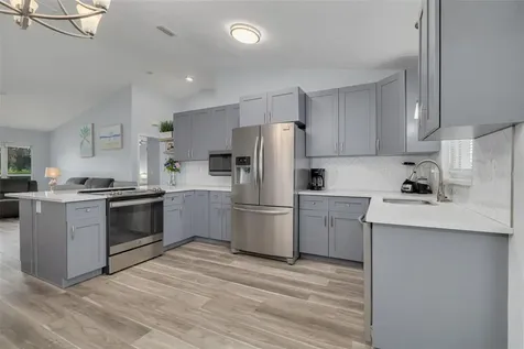 1848 77th Avenue N St Petersburg FL 33702