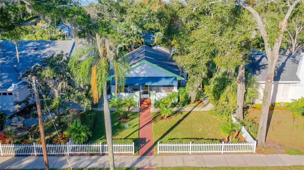2758 10th Street N St Petersburg FL 33704