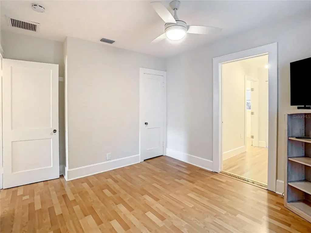 2758 10th Street N St Petersburg FL 33704