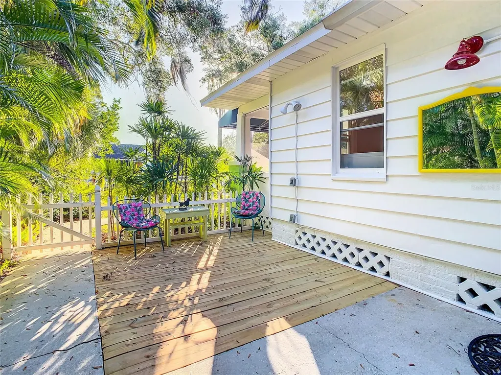 2758 10th Street N St Petersburg FL 33704