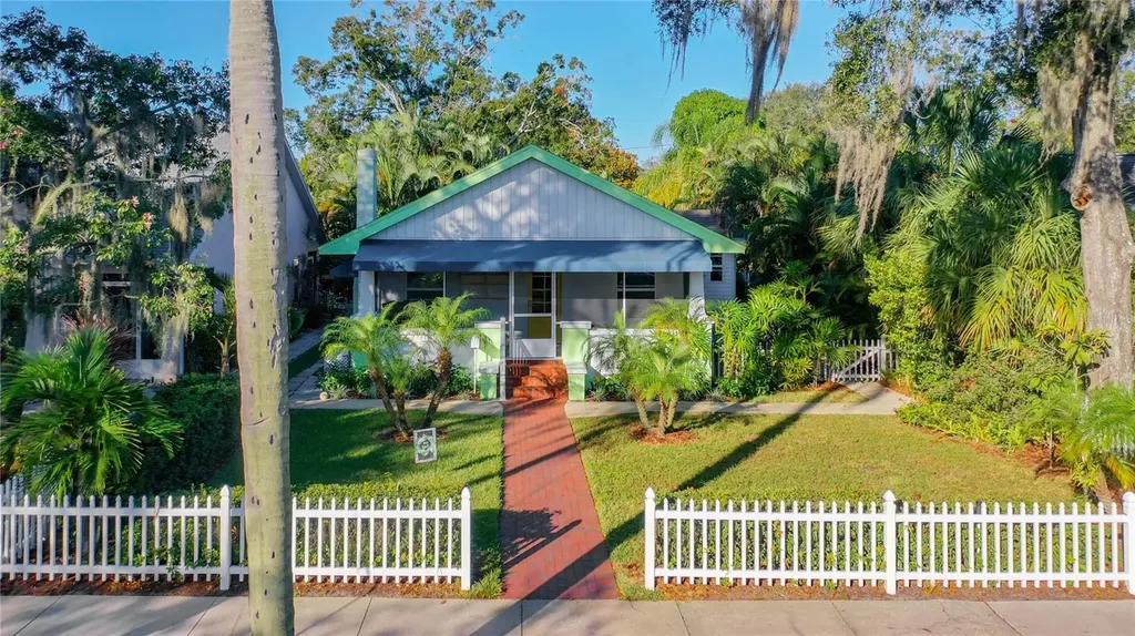 2758 10th Street N St Petersburg FL 33704