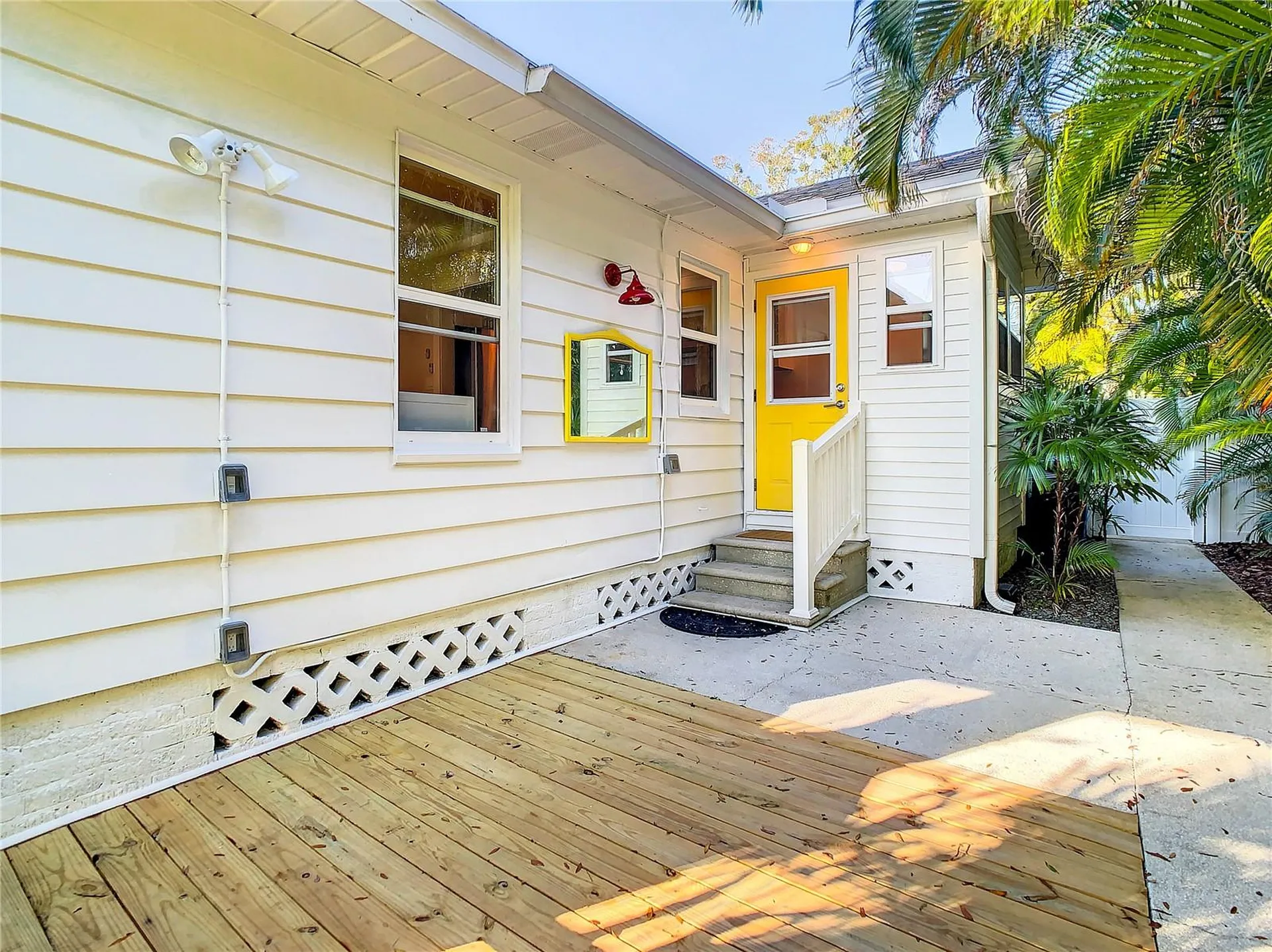 2758 10th Street N St Petersburg FL 33704
