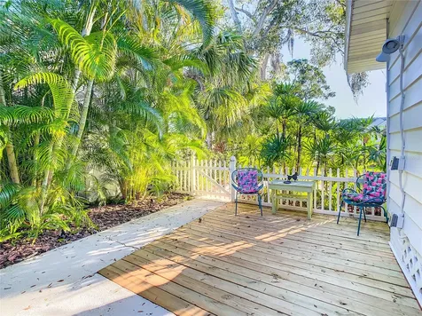 2758 10th Street N St Petersburg FL 33704