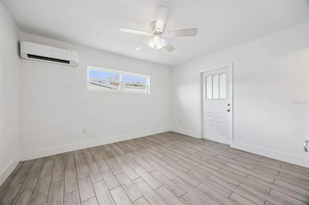 204 W Buchanon Avenue Orlando FL 32809